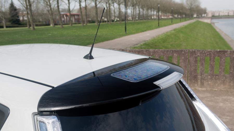 Детали экстерьера Nissan Leaf Black Edition 2016 года  (фото 3 из 13)